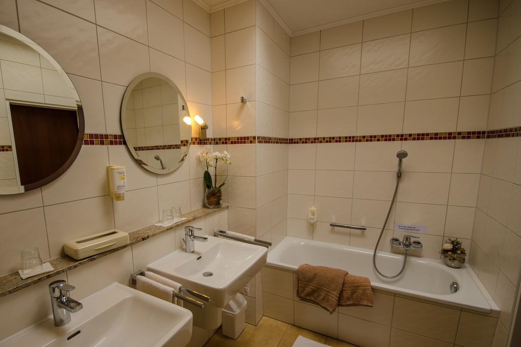 Hotel Stadt Аурих Стая снимка