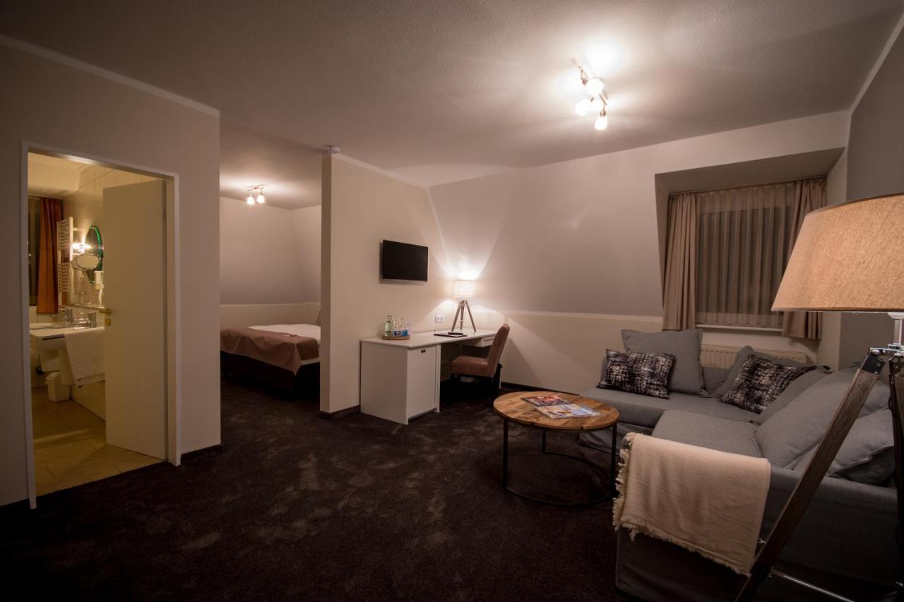 Hotel Stadt Аурих Екстериор снимка